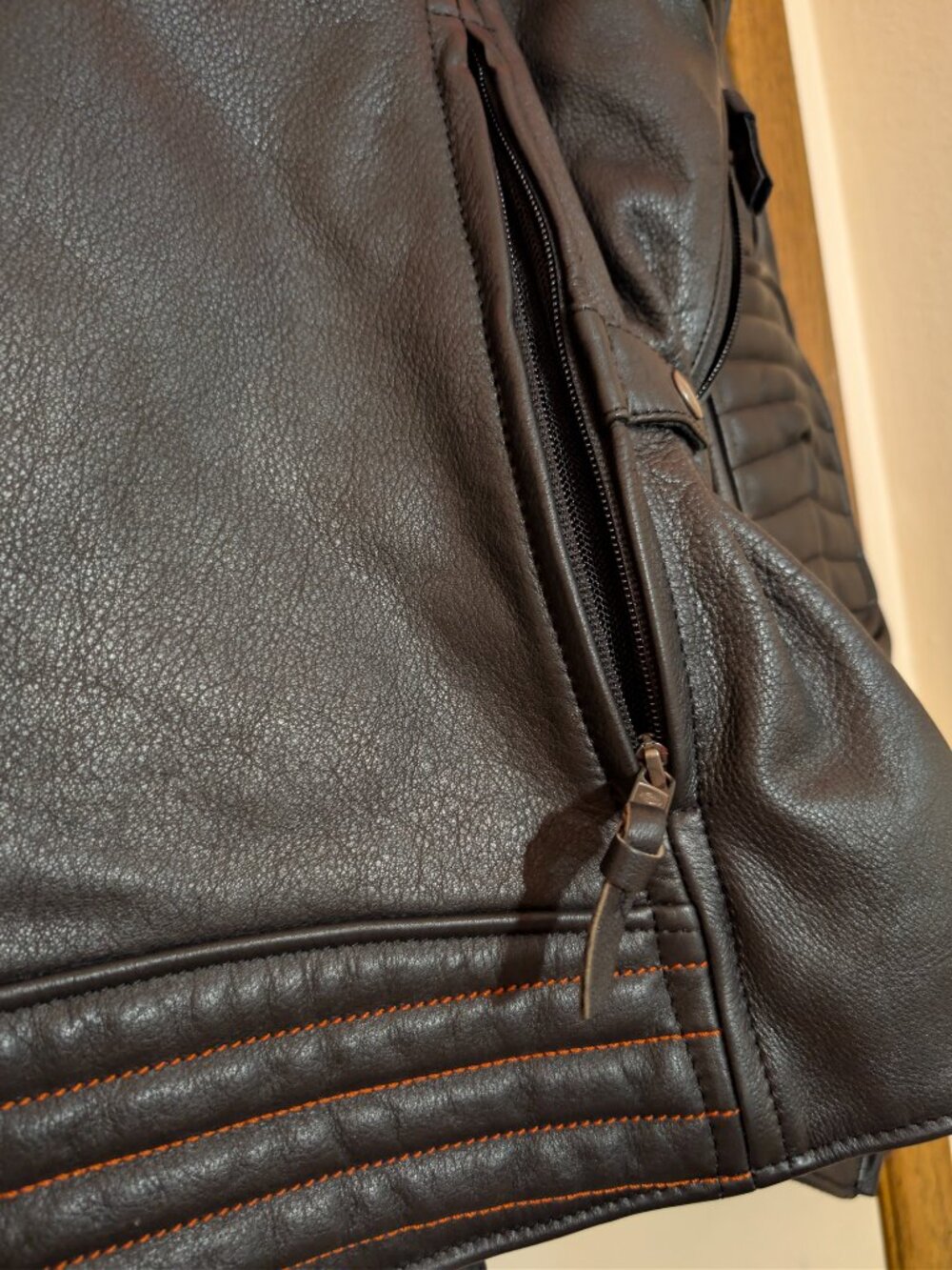 Harley-Davidson Women's Leather Riding Jacket - Size L (98004-22VW) - Picture 12 of 15